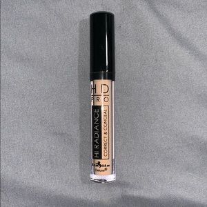 I’m selling this pro concealer